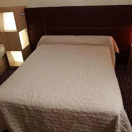 Hotel Les Genets 2*