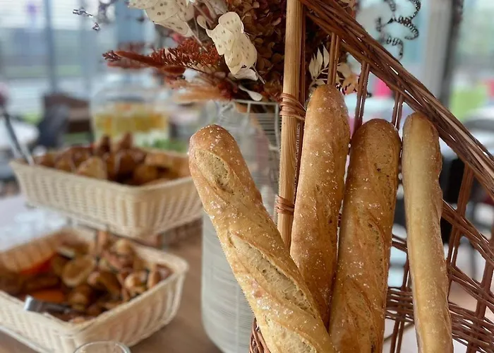 Les Genets Отель 2*