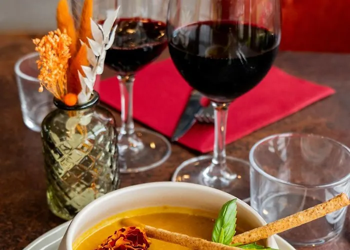 Отель Les Genets 2*